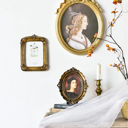 Cornice vintage per il tuo testo decorata con dolci, palloncini, torte, bacche di cioccolato Cornice vintage per il tuo testo decorata con dolci, palloncini, torte, bacche di cioccolato